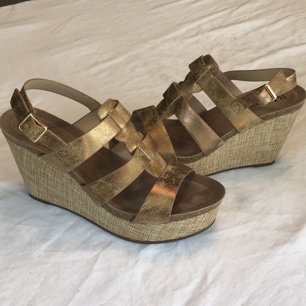 Bella Marie Strappy Gold Wedge Size 8.5